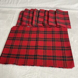 Bed Bath & Beyond Christmas Red & Green 6 Cloth Placemats & 8 Matching Napkins